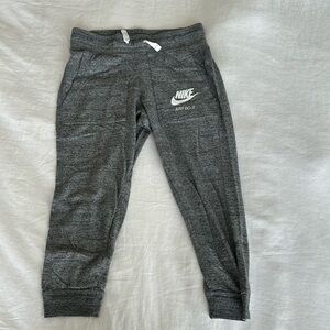 Women’s Nike capris joggers